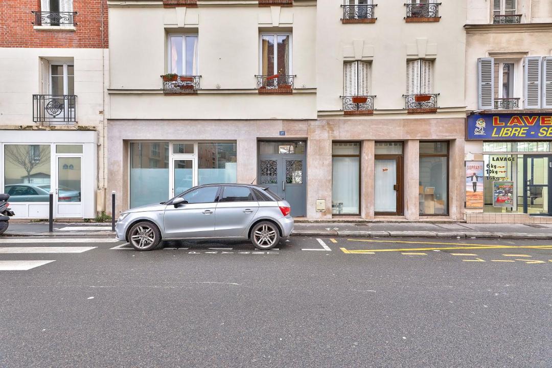 Photo of Buildings in Plaisance