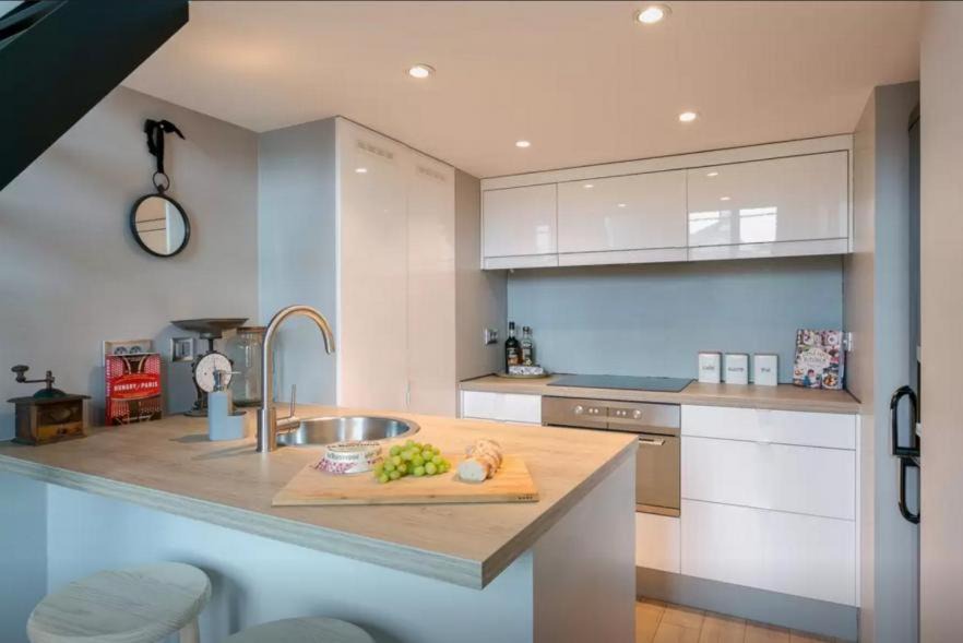 Photo of Kitchen in Notre-Dame-des-Champs