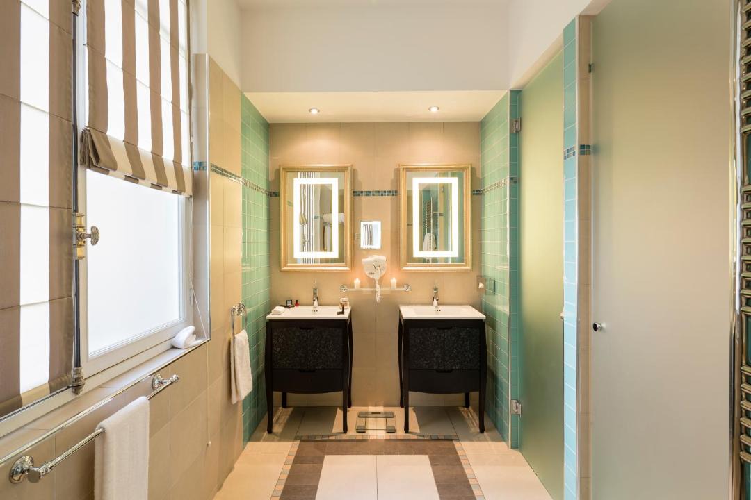 Photo of Bathroom in Chaillot