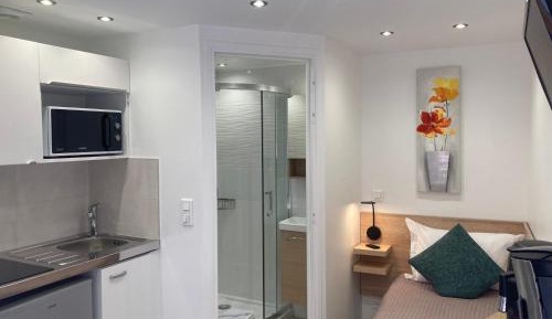 Standard Single Studio