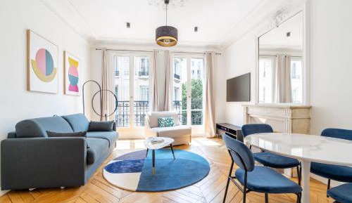 One-Bedroom Apartment with View