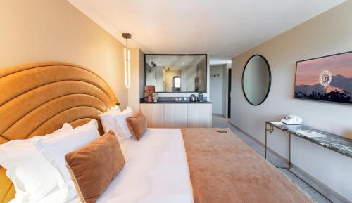 Junior Suite with Balcony