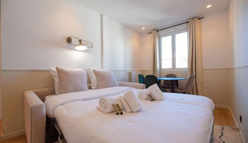 Deluxe Apartment