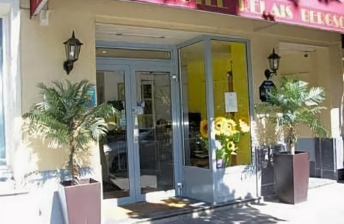 Combat Hotel | Relais Bergson